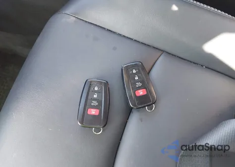 2022 Toyota Rav4 Xle Premium z USA, uszkodzony, nr VIN 2T3A1RFV7NW298980